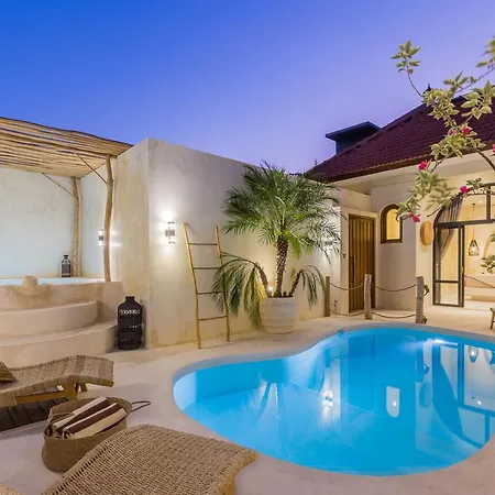 Villa Saleya With Jacuzzi Canggu  Bagian luar foto