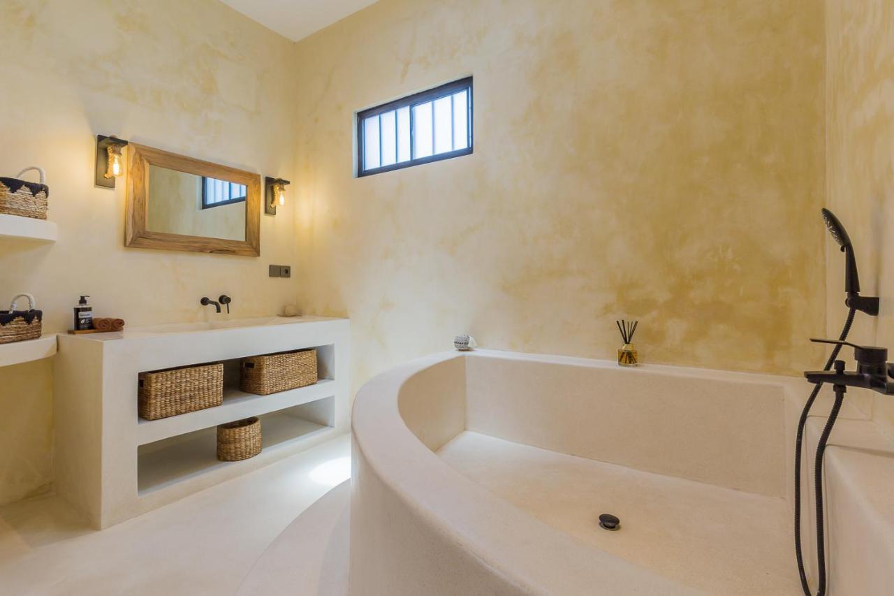 Saleya With Jacuzzi Villa *